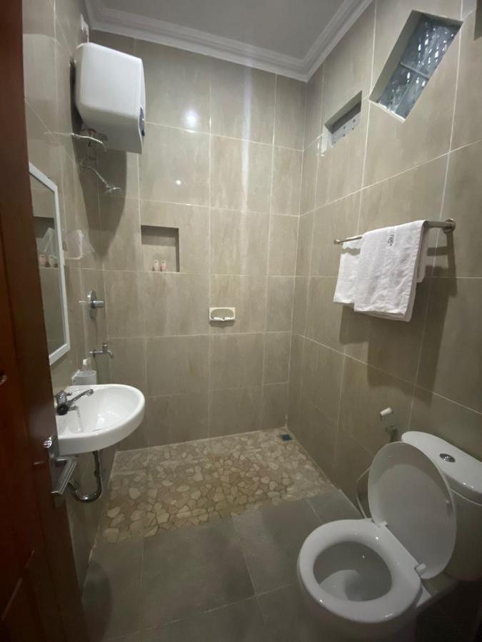 Hotel Kaliu Pacitan Εξωτερικό φωτογραφία