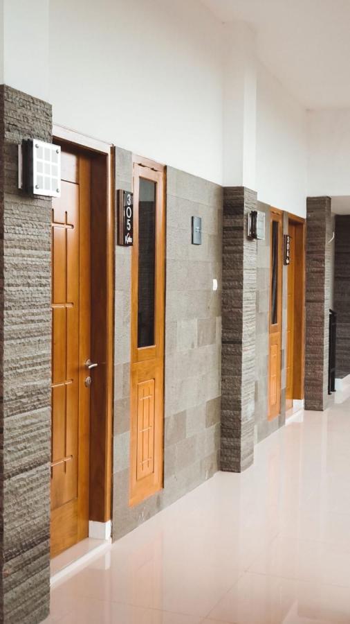 Hotel Kaliu Pacitan Εξωτερικό φωτογραφία