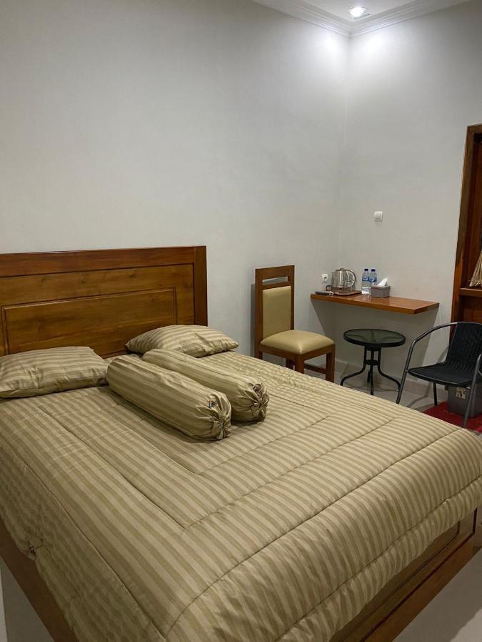 Hotel Kaliu Pacitan Εξωτερικό φωτογραφία